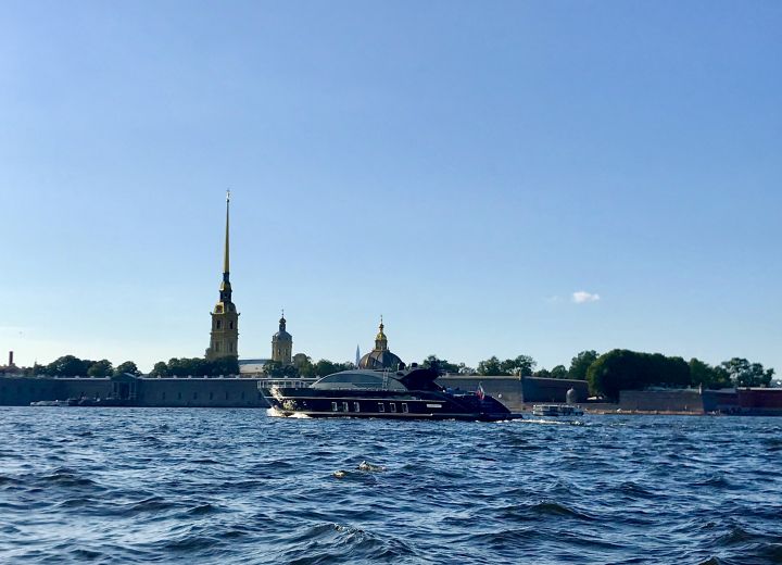 Boat tours in St. Petersburg